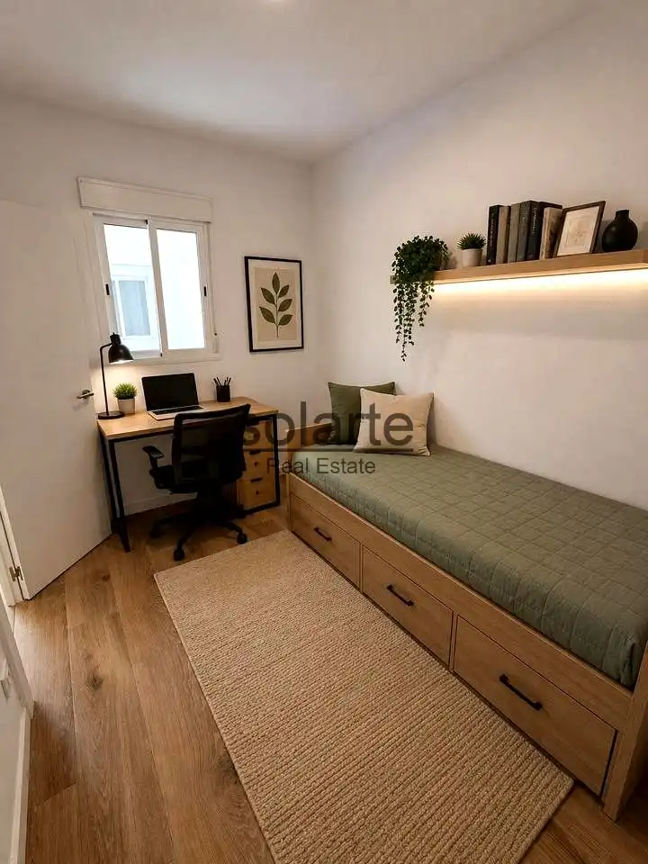 Dormitori de Planta baixa en venda en L'Hospitalet de Llobregat amb Parquet i Terrassa
