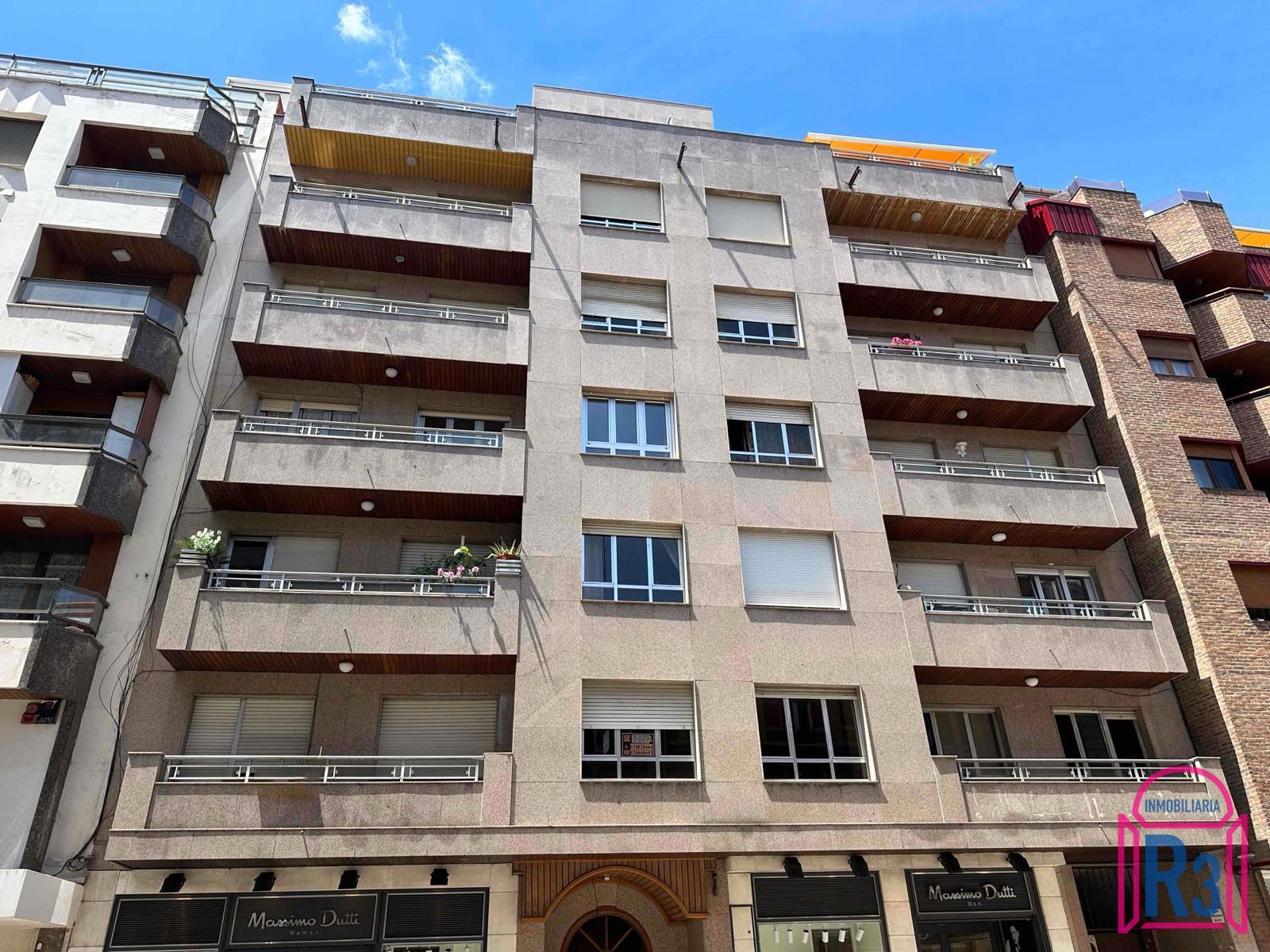 Exterior view of Flat for sale in León Capital   with Heating and Terrace