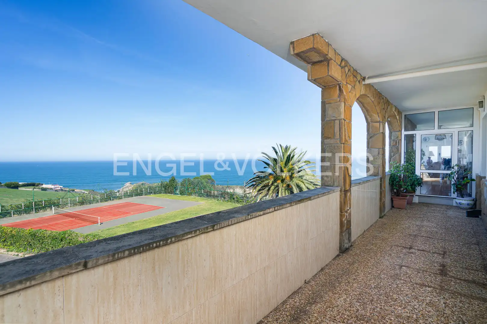 Vista exterior de Casa o chalet en venta en Gijón  con Calefacción, Trastero y Piscina