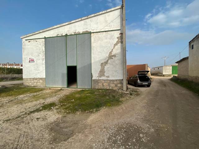 Nave industrial en Venta en Camino Ermita en Mucientes