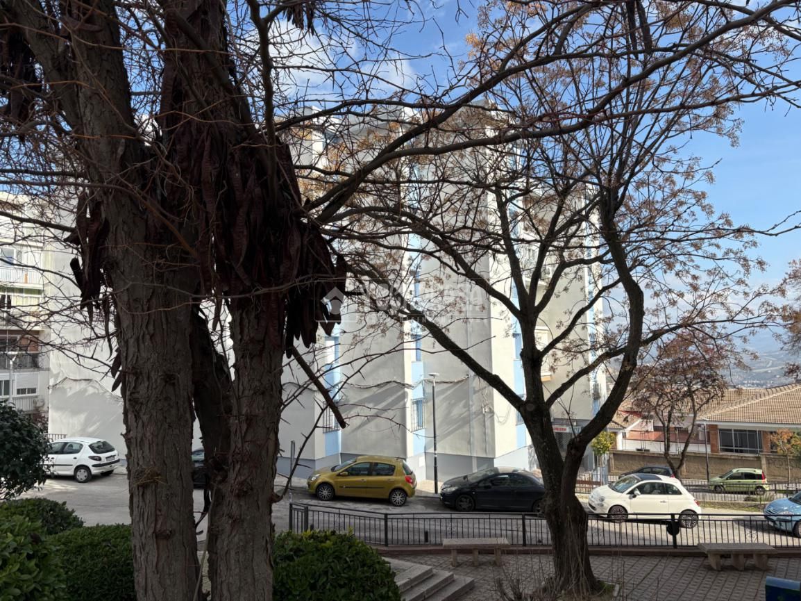Vista exterior de Pis en venda en  Jaén Capital amb Traster