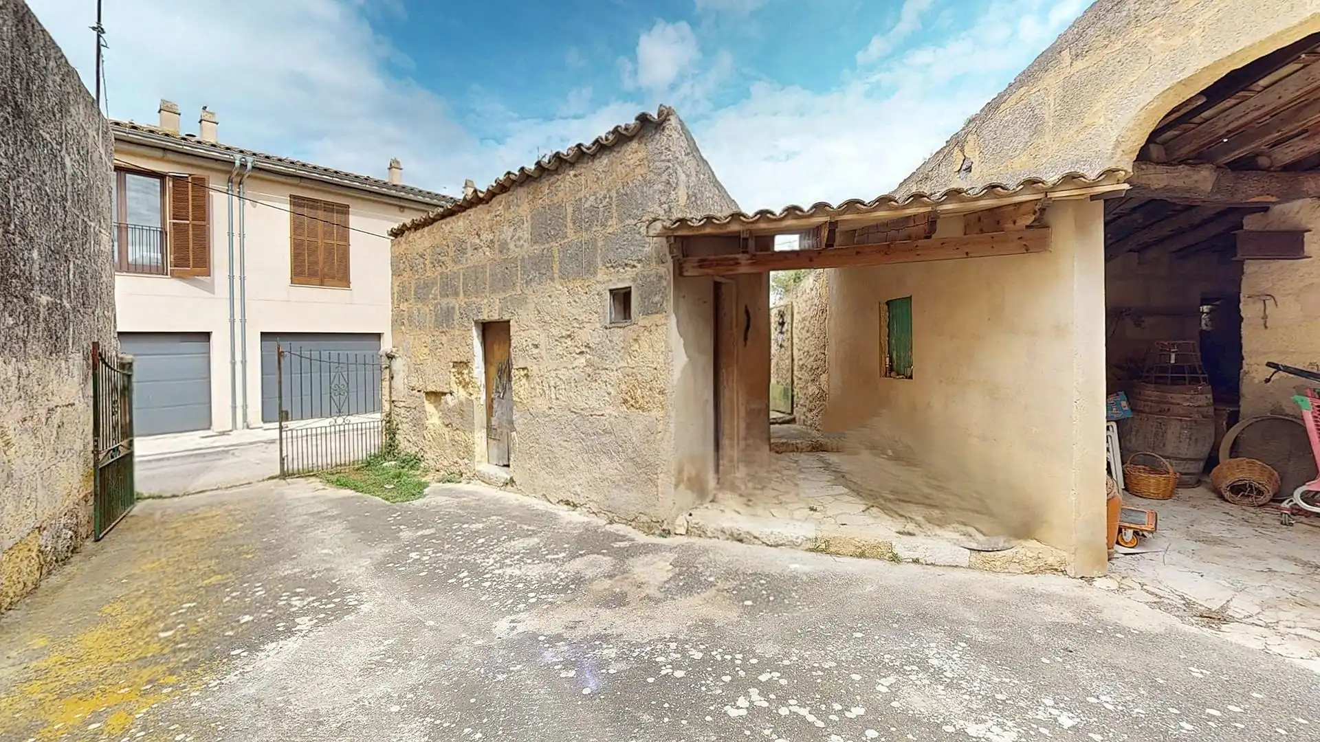 Vista exterior de Casa o xalet en venda en Santa Eugènia amb Jardí privat