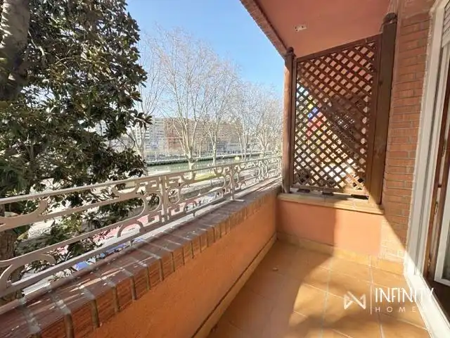 Vista exterior de Dúplex de lloguer en Bilbao  amb Calefacció, Jardí privat i Terrassa
