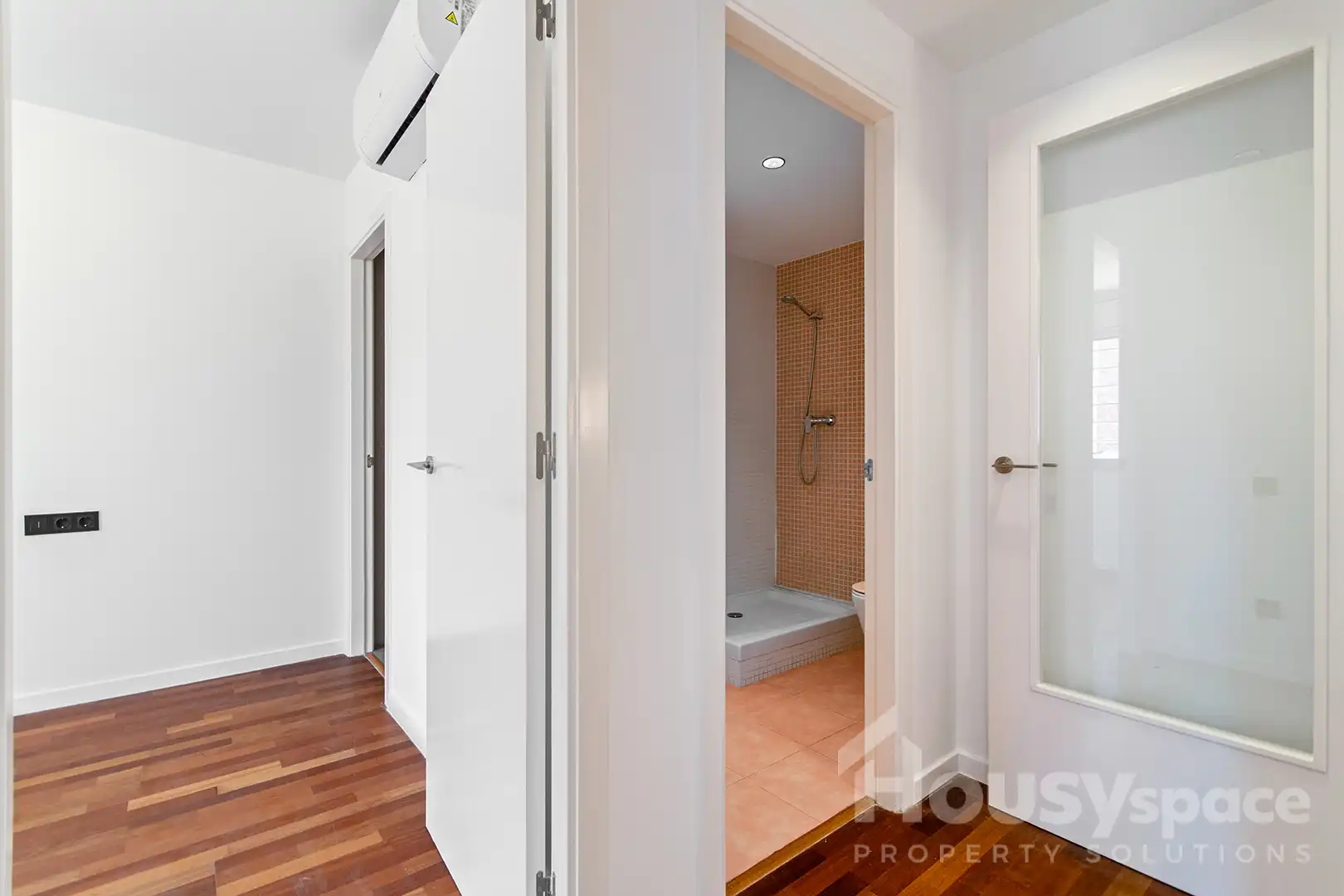 Bedroom of Duplexes for sale in Barcelona  with Air Conditioner, Heating and Private garden