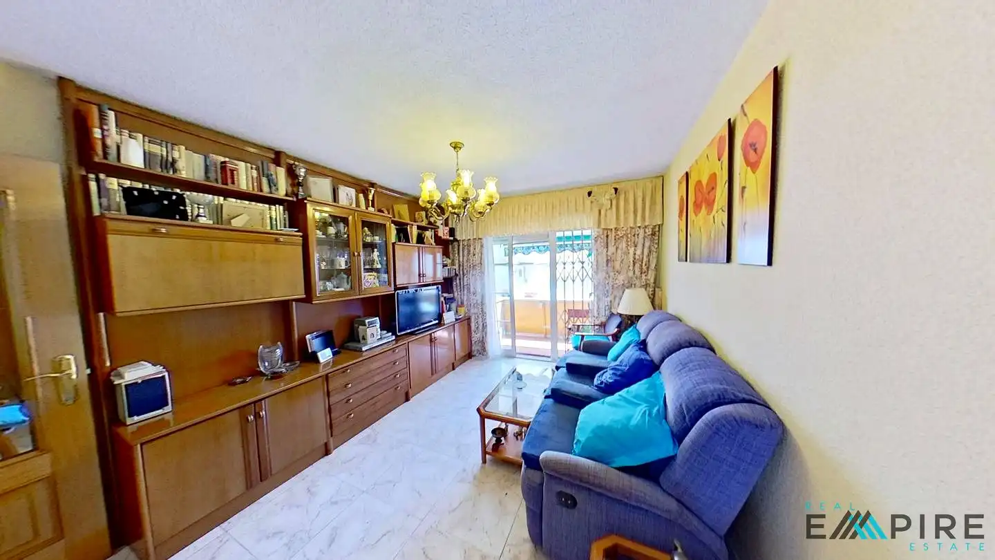 Living room of Flat for sale in Parla  with Air Conditioner, Heating and Terrace