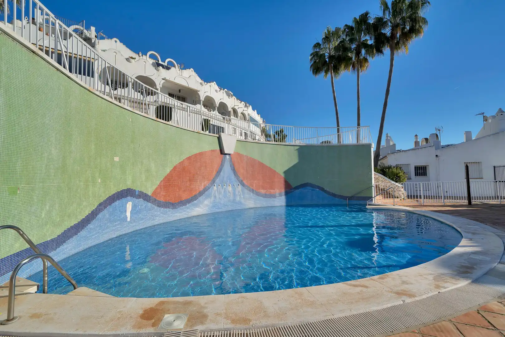 Piscina de Casa adosada en venda en Marbella amb Jardí privat i Piscina comunitària