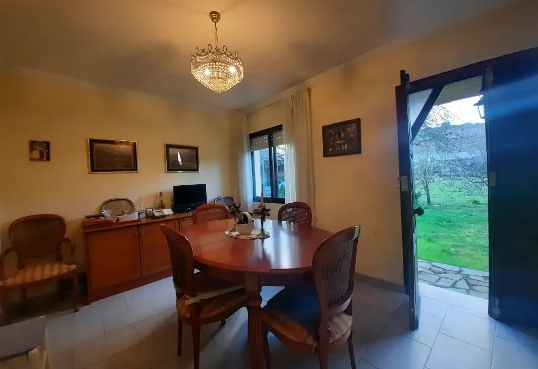 Comedor de Casa o chalet en venta en Congosto con Calefacción, Jardín privado y Trastero
