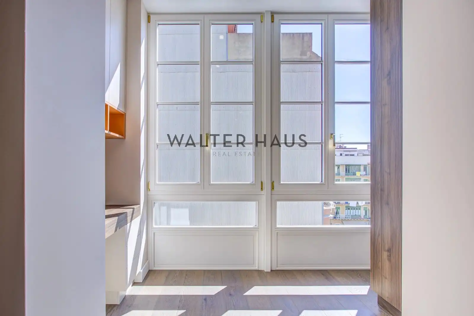 Wohnung zum Verkauf in Barcelona mit Klimaanlage und Heizung