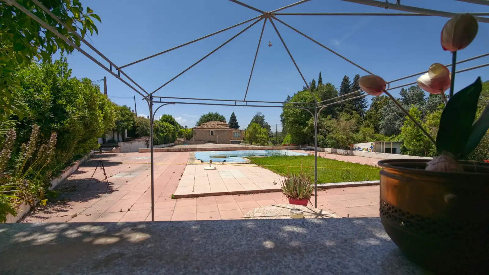 Piscina de Casa o xalet en venda en La Zubia amb Aire condicionat, Jardí privat i Traster