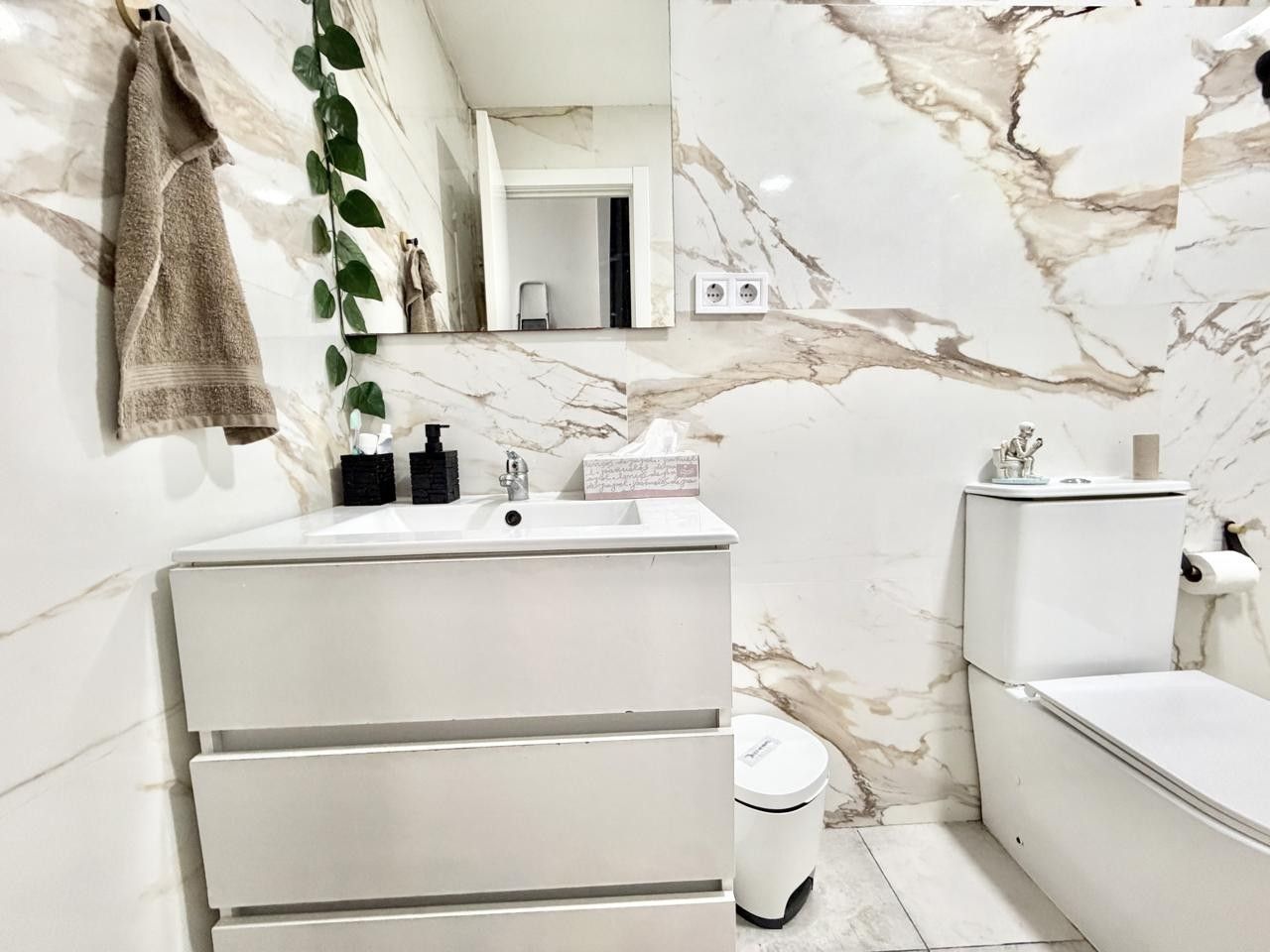 Bathroom of Flat for sale in  Madrid Capital