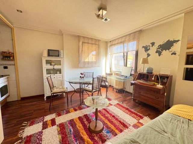 Piso en Venta en MUÑOZ DEGRAIN en Auditorio - Seminario - Parque de Invierno