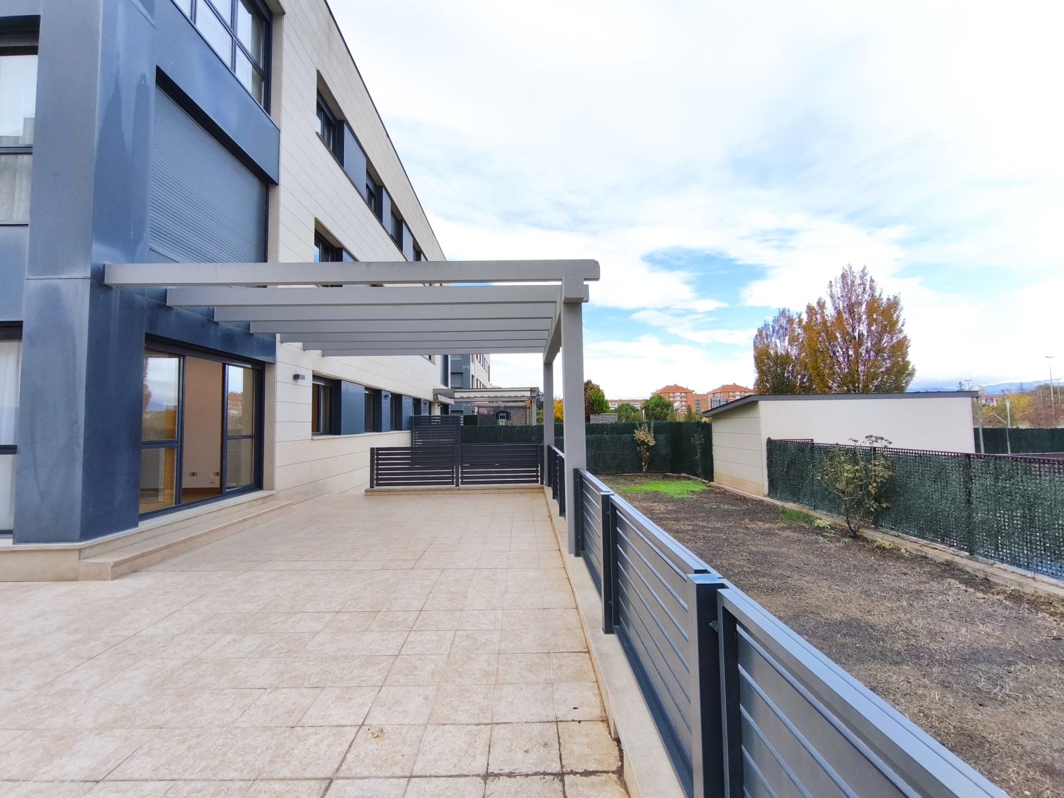 Exterior view of Flat for sale in  Logroño  with Air Conditioner, Heating and Private garden