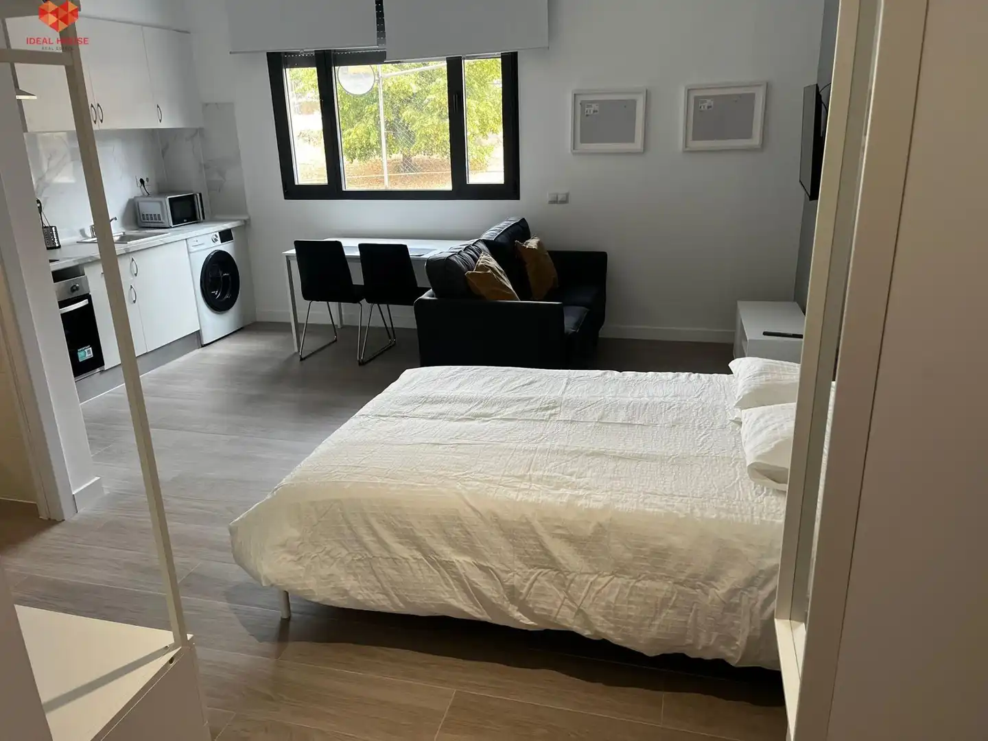 Habitación de Estudio de alquiler en Segovia con Calefacción y Amueblado
