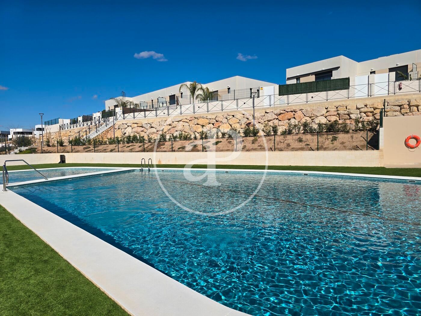 Piscina de Casa adosada en venda en Bétera amb Aire condicionat, Calefacció i Jardí privat