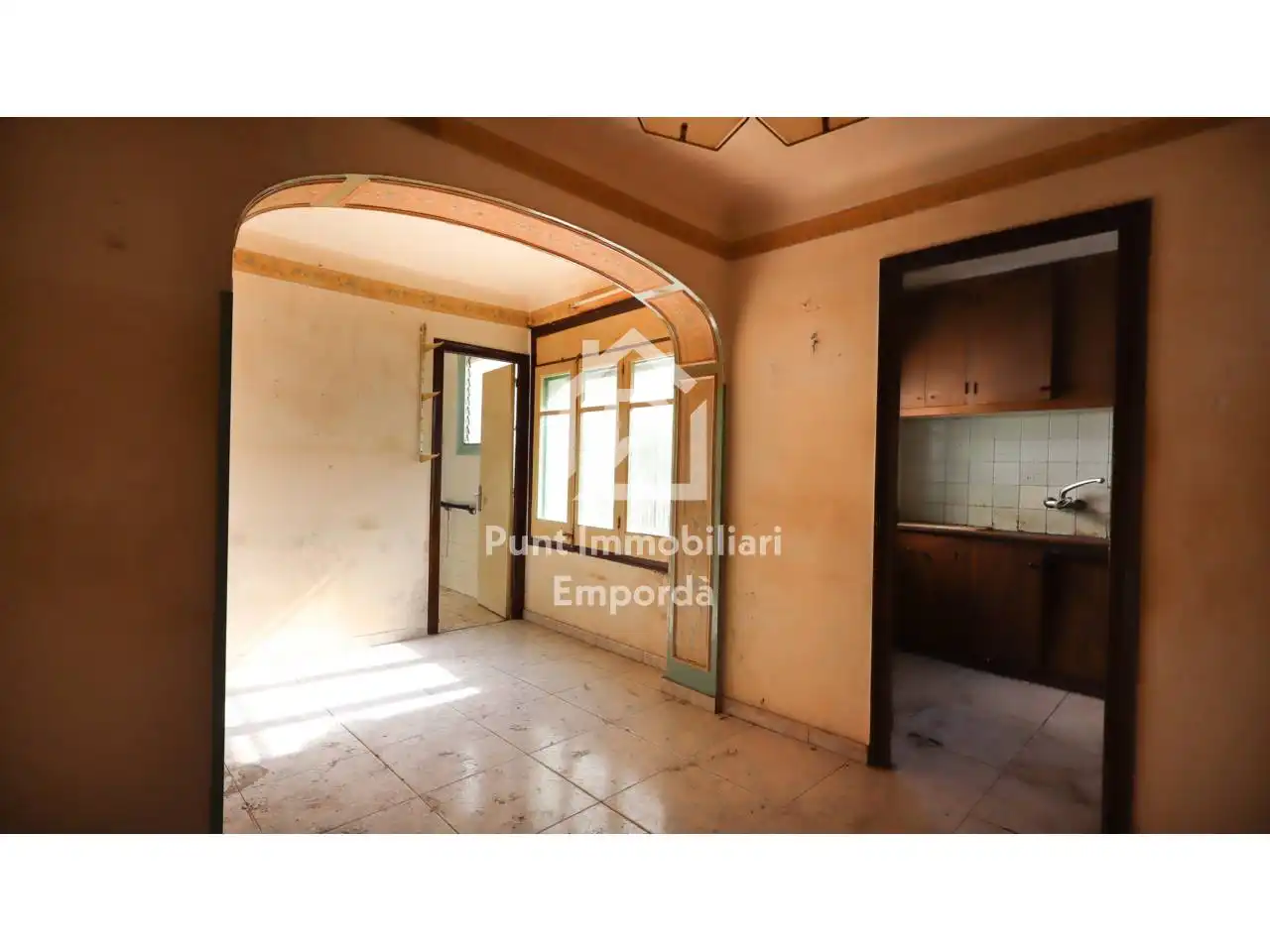 Edificio en venta en Llançà