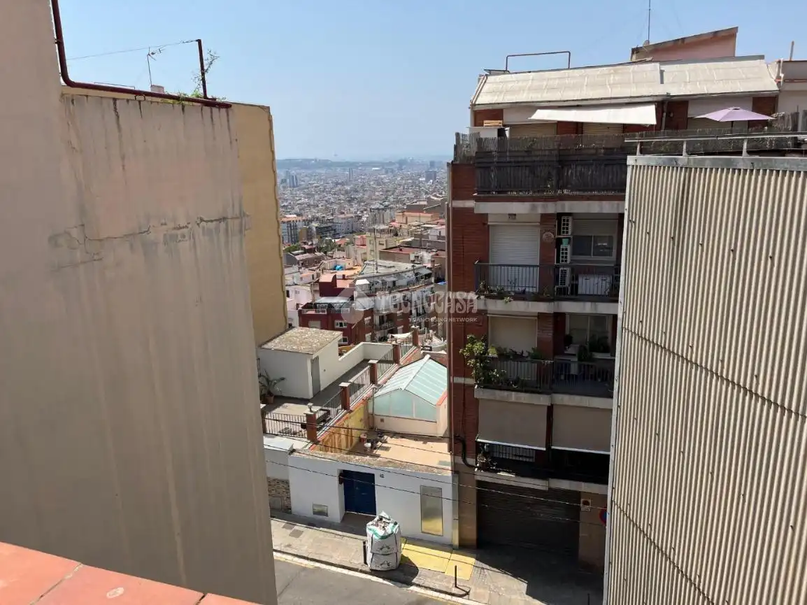 Vista exterior de Piso en venta en Barcelona
