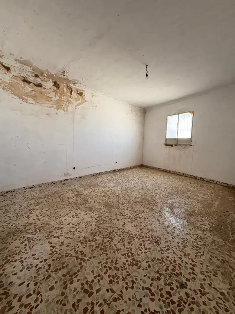 Casa adosada en venta en Carmona con Terraza y Balcón