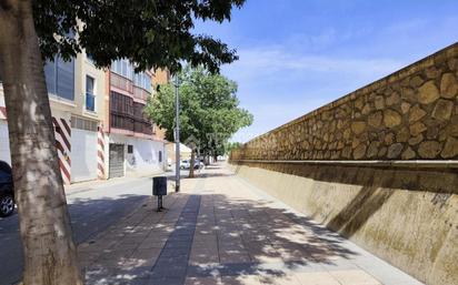 Vista exterior de Pis en venda en Guadix amb Moblat