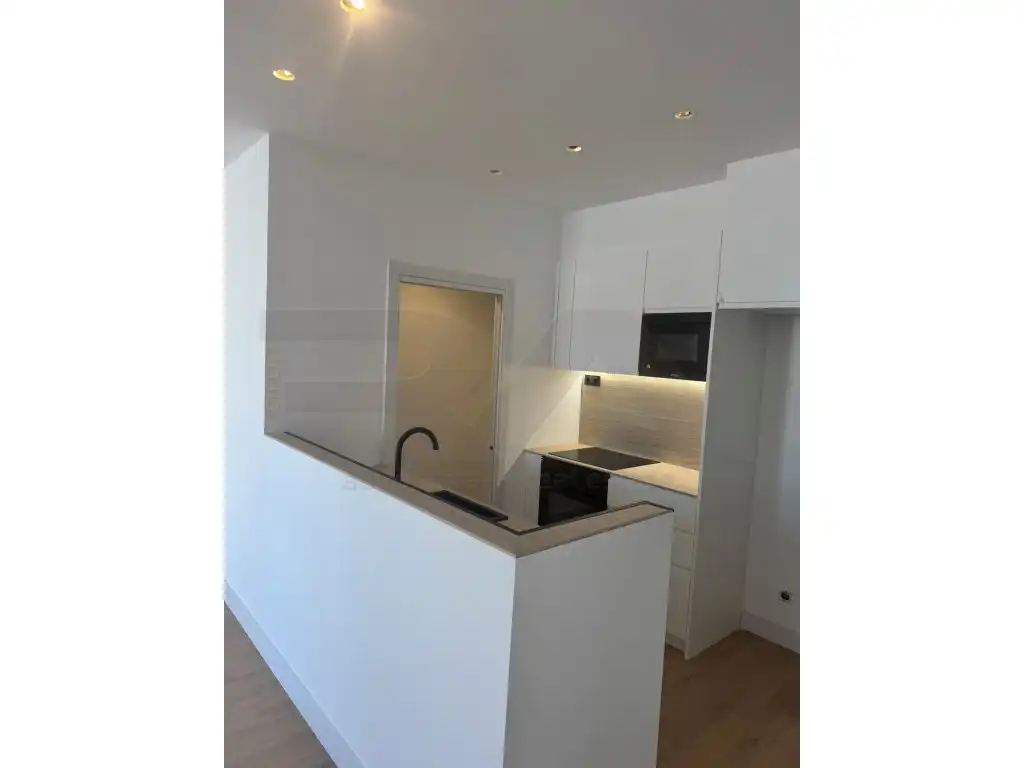 Cocina de Piso en venta en Tarragona con Aire acondicionado, Horno y Microondas