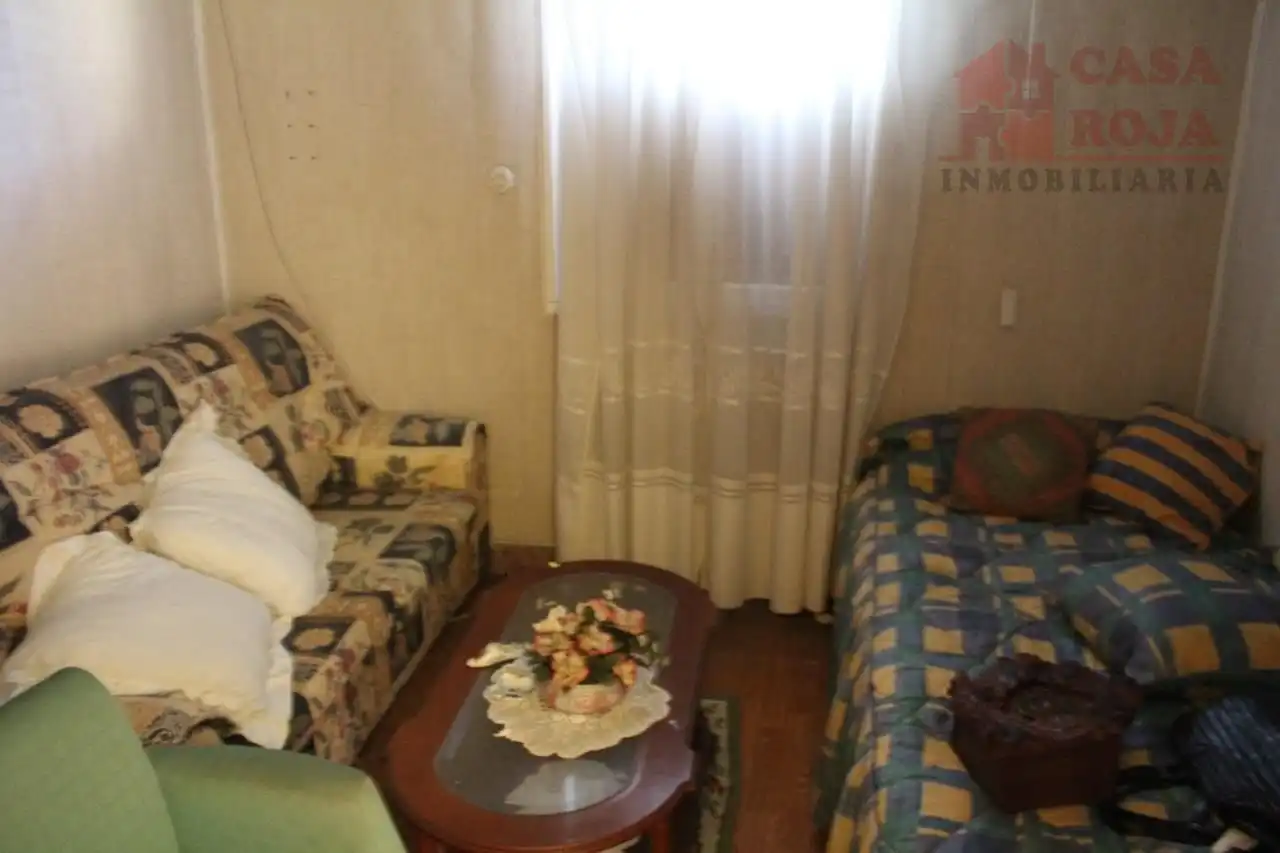 Dormitori de Casa o xalet en venda en Cangas  amb Traster