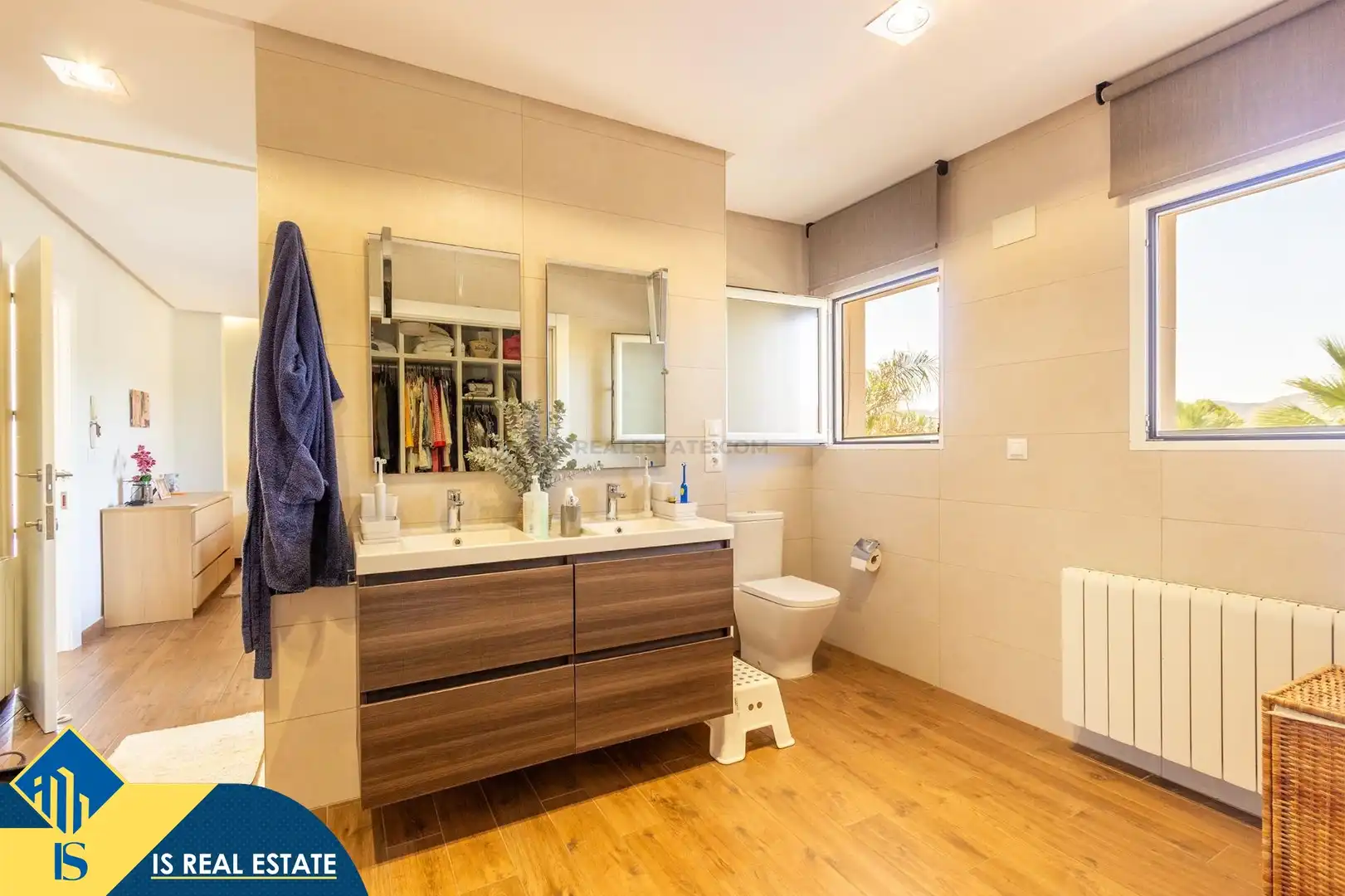 Bany de Casa o xalet en venda en Alicante / Alacant amb Terrassa, Piscina i Moblat