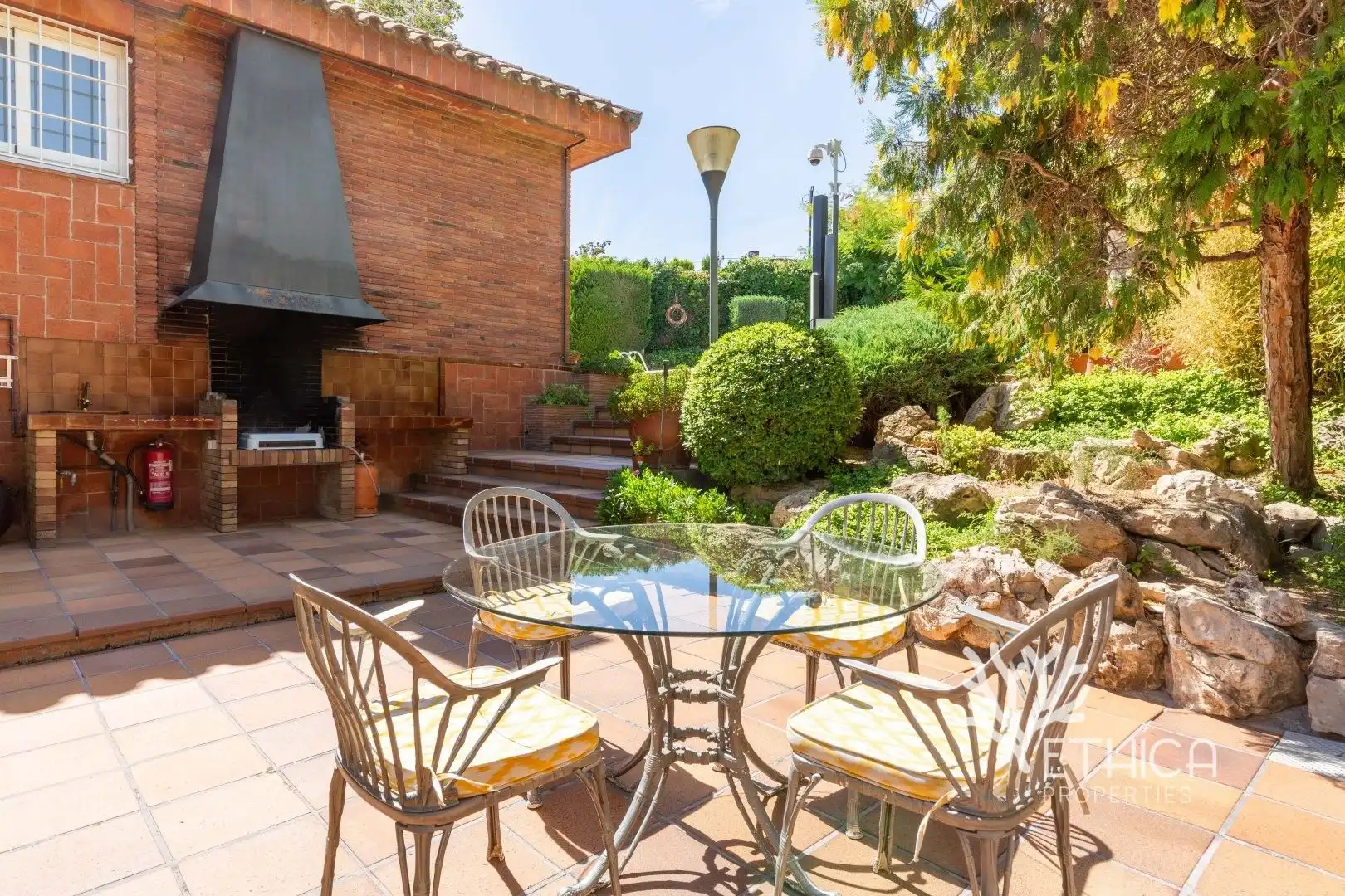 Jardí de Casa o xalet en venda en Cerdanyola del Vallès amb Aire condicionat, Calefacció i Jardí privat