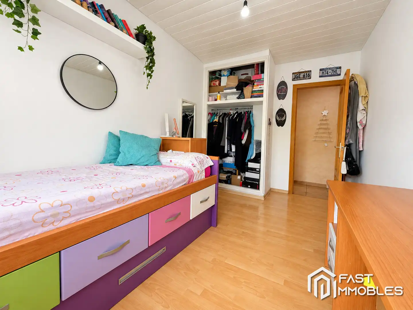 Habitación de Casa adosada en venta en Ponent