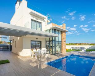 Vista exterior de Casa o xalet en venda en Orihuela amb Piscina