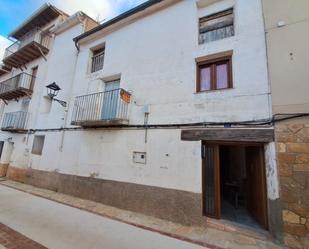 Vista exterior de Casa adosada en venda en Beceite amb Moblat i Balcó