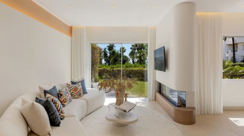 Foto 2 von Erdgeschoss zum Verkauf in Calle Trajano, 22, Villacana - Costalita - Saladillo, Estepona