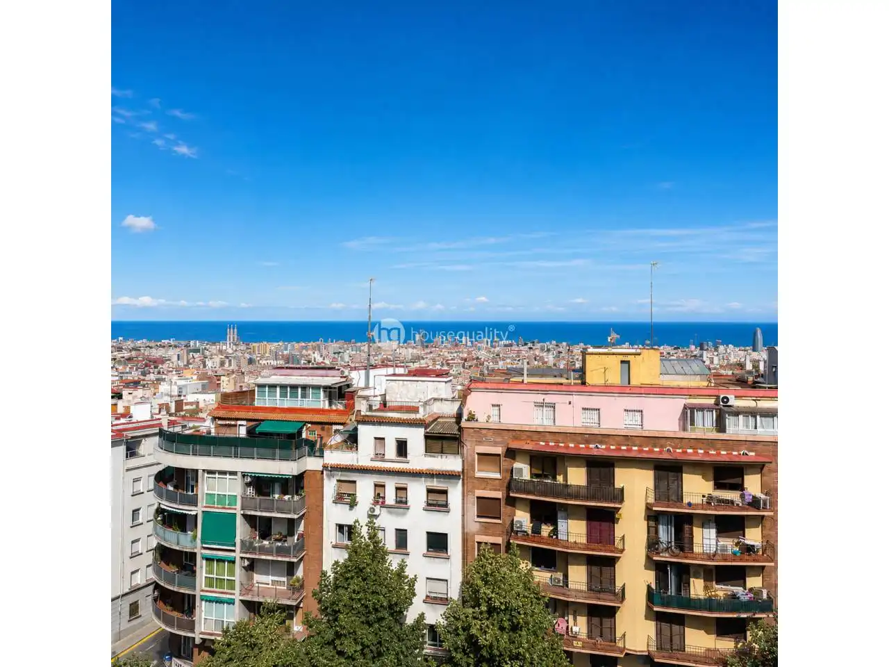 Vista exterior de Piso en venta en Barcelona con Aire acondicionado, Parquet y Alarma