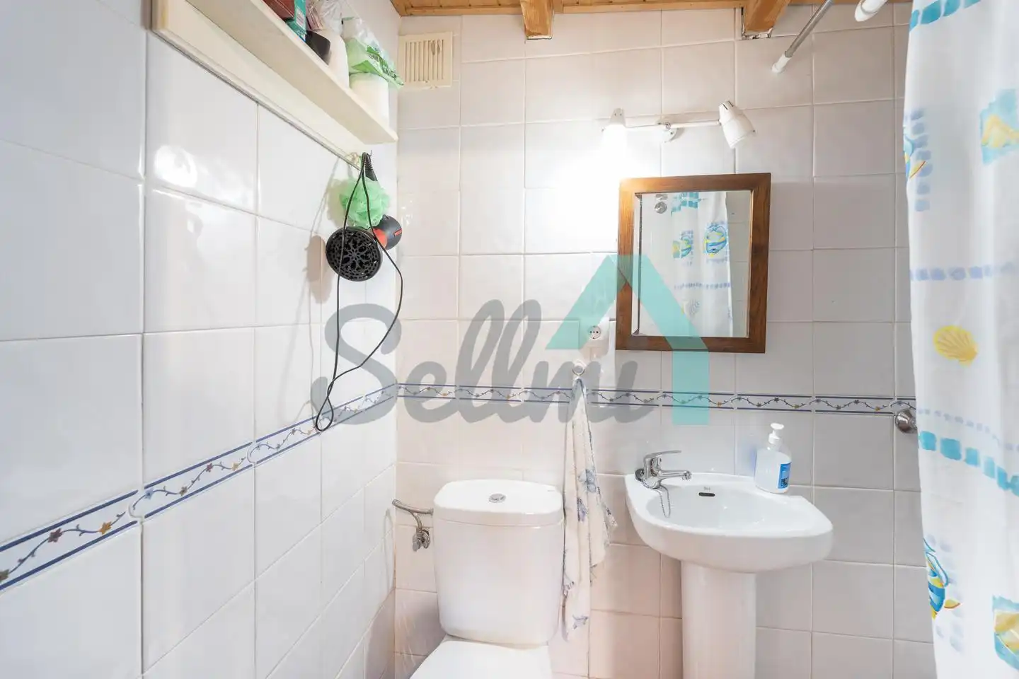 Bany de Casa o xalet en venda en Oviedo  amb Jardí privat, Terrassa i Traster