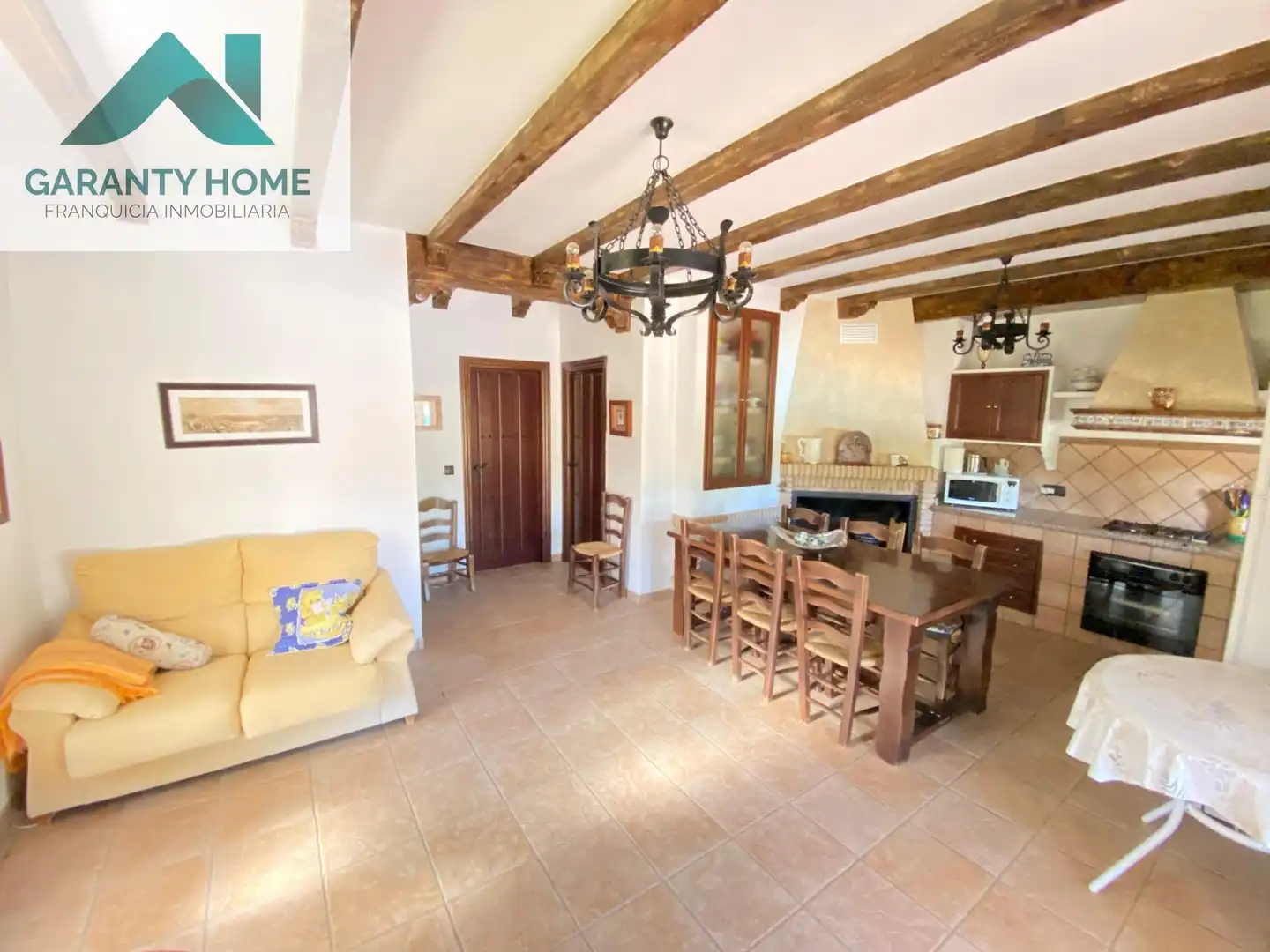 Comedor de Casa o chalet en venta en Fuensanta de Martos con Jardín privado, Trastero y Piscina