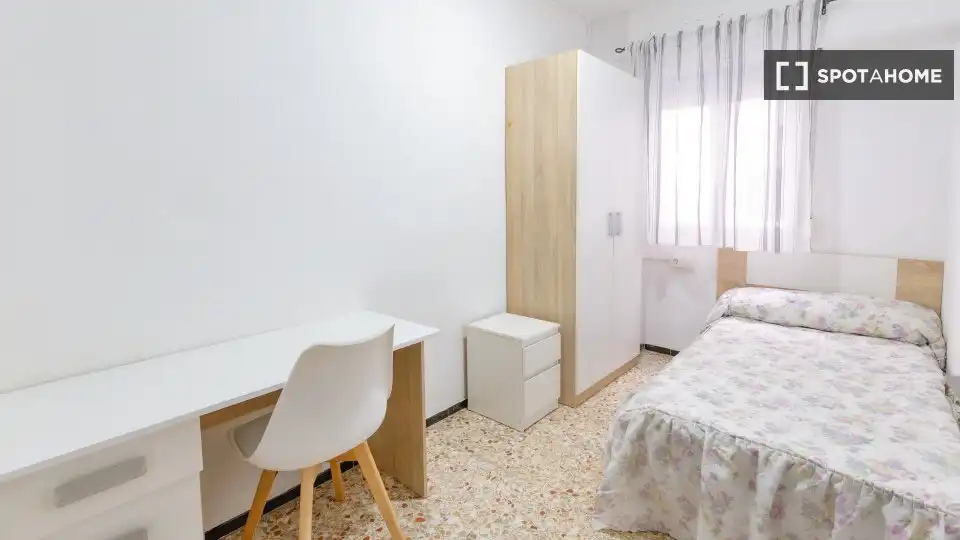 Schlafzimmer von Wohnung zur untervermieten in Elche / Elx mit Klimaanlage, Heizung und Möbliert