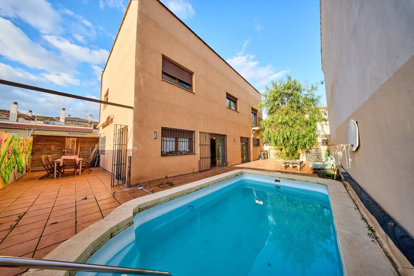 Vista exterior de Casa o chalet en venta en Santa Fe con Aire acondicionado, Calefacción y Piscina