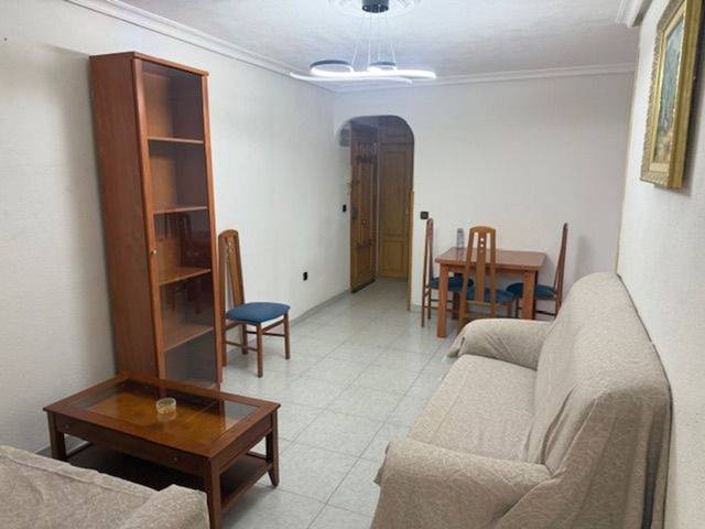 Piso en Alquiler en Calle Alcantara, 5 en PAU 2-600