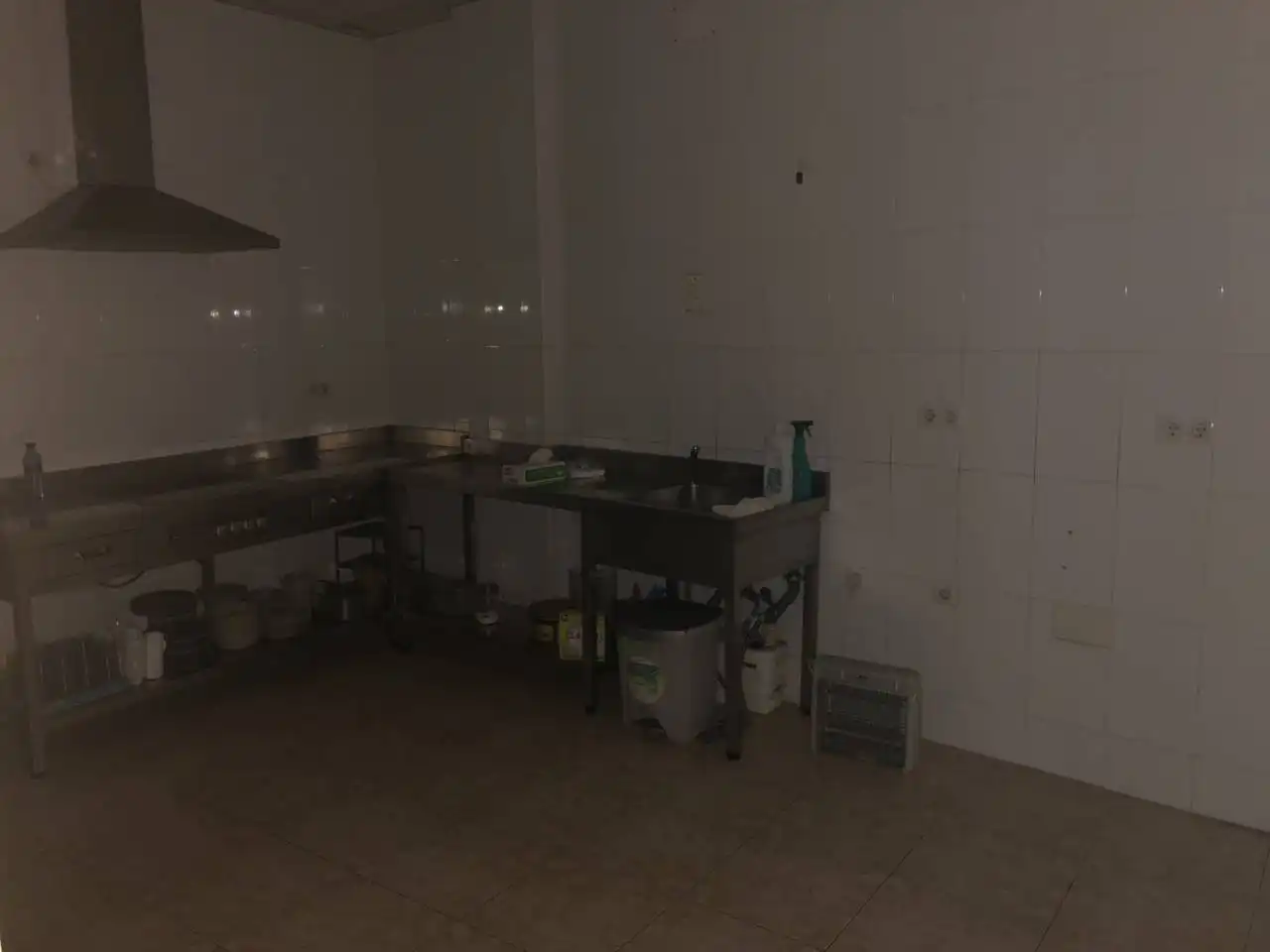 Cocina de Local de alquiler en Oviedo 