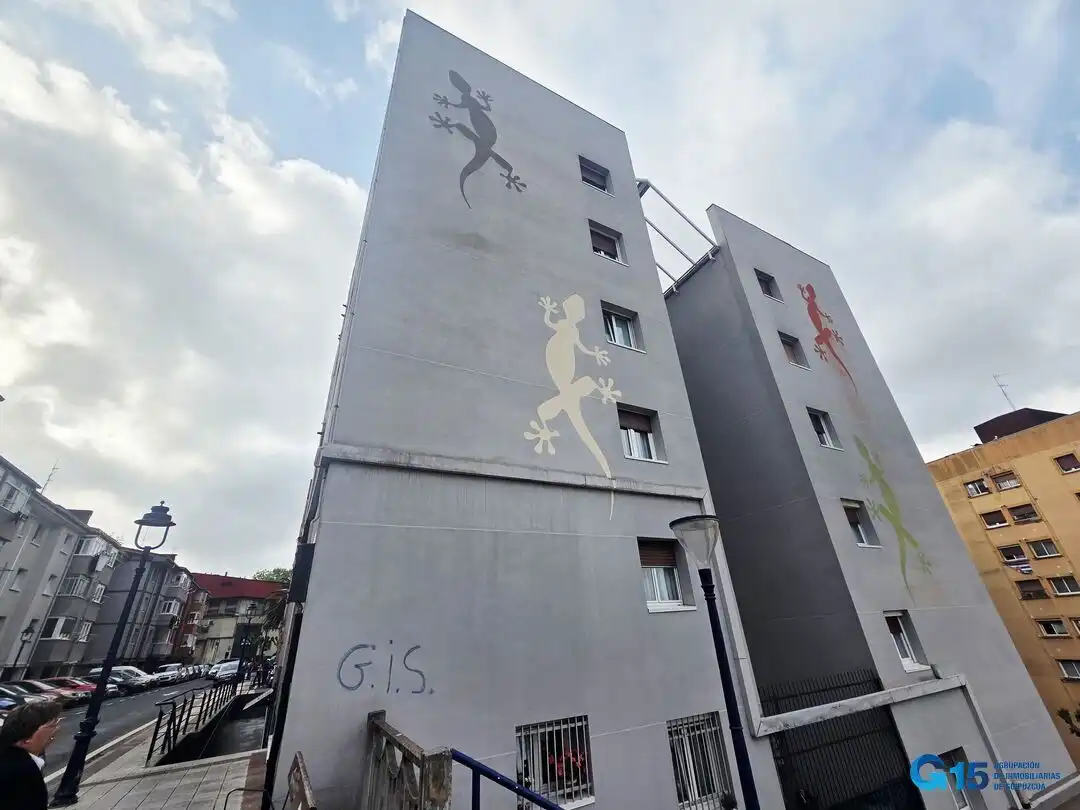 Exterior view of Flat for sale in Errenteria