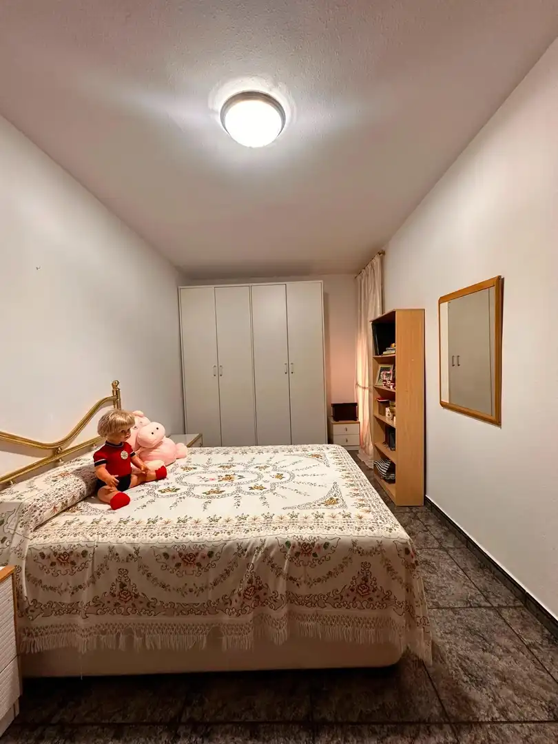 Habitación de Piso en venta en Sabadell con Aire acondicionado, Calefacción y Balcón