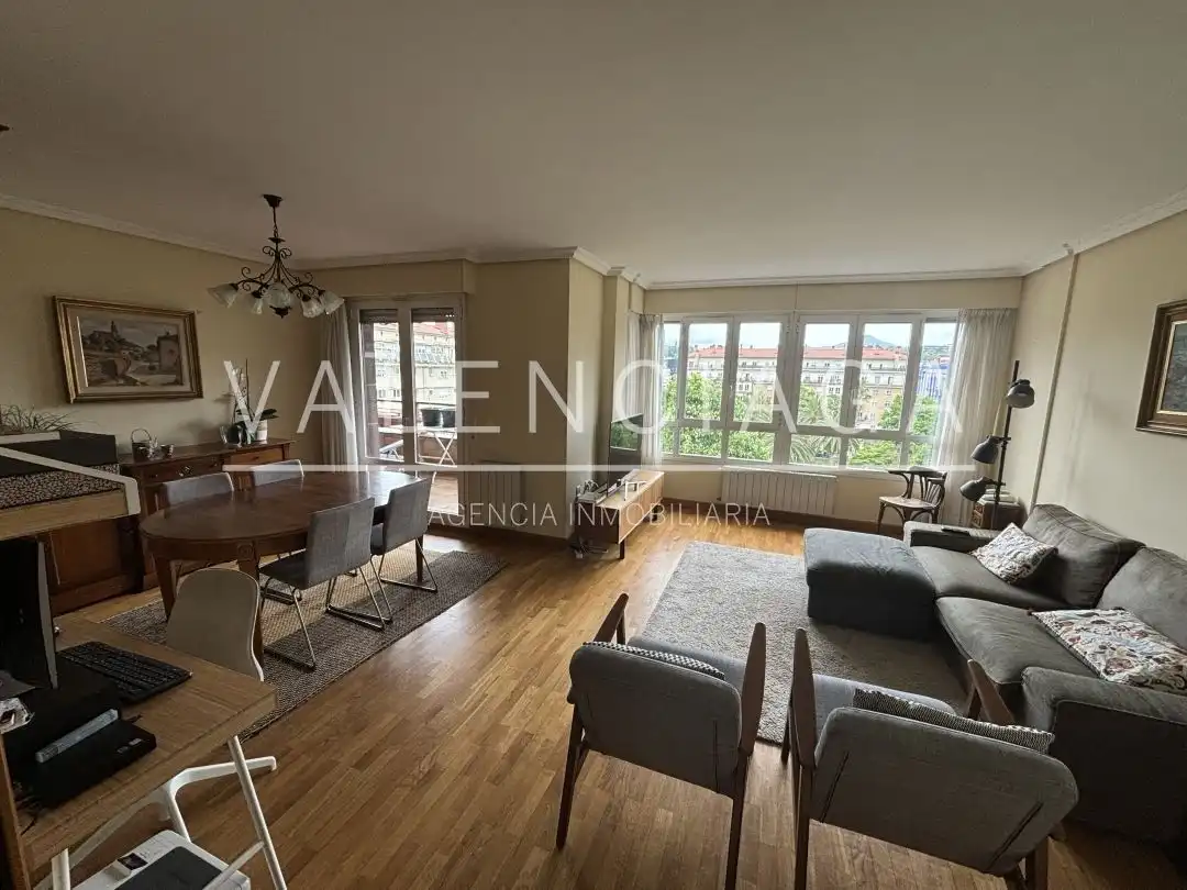 Flat with terrace to rent in José Maria Sert Plaza, imagen 4