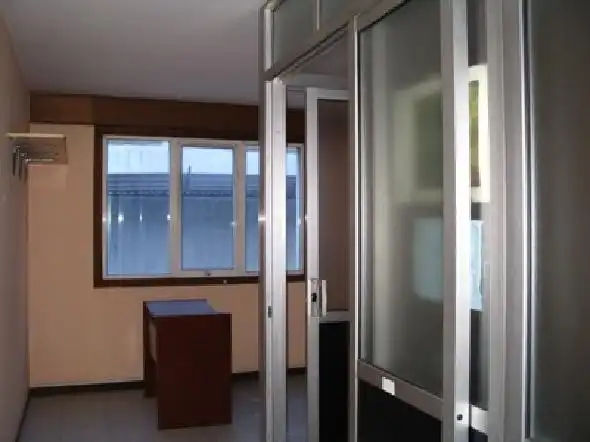 Oficina de lloguer en Vigo  amb Traster