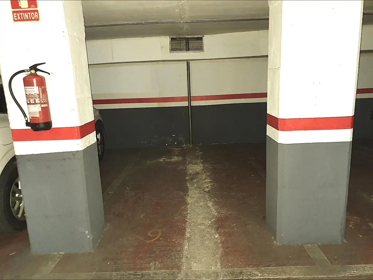 Garage for rent in Carrer Carrer de Rocafort, La Nova Esquerra de l'Eixample