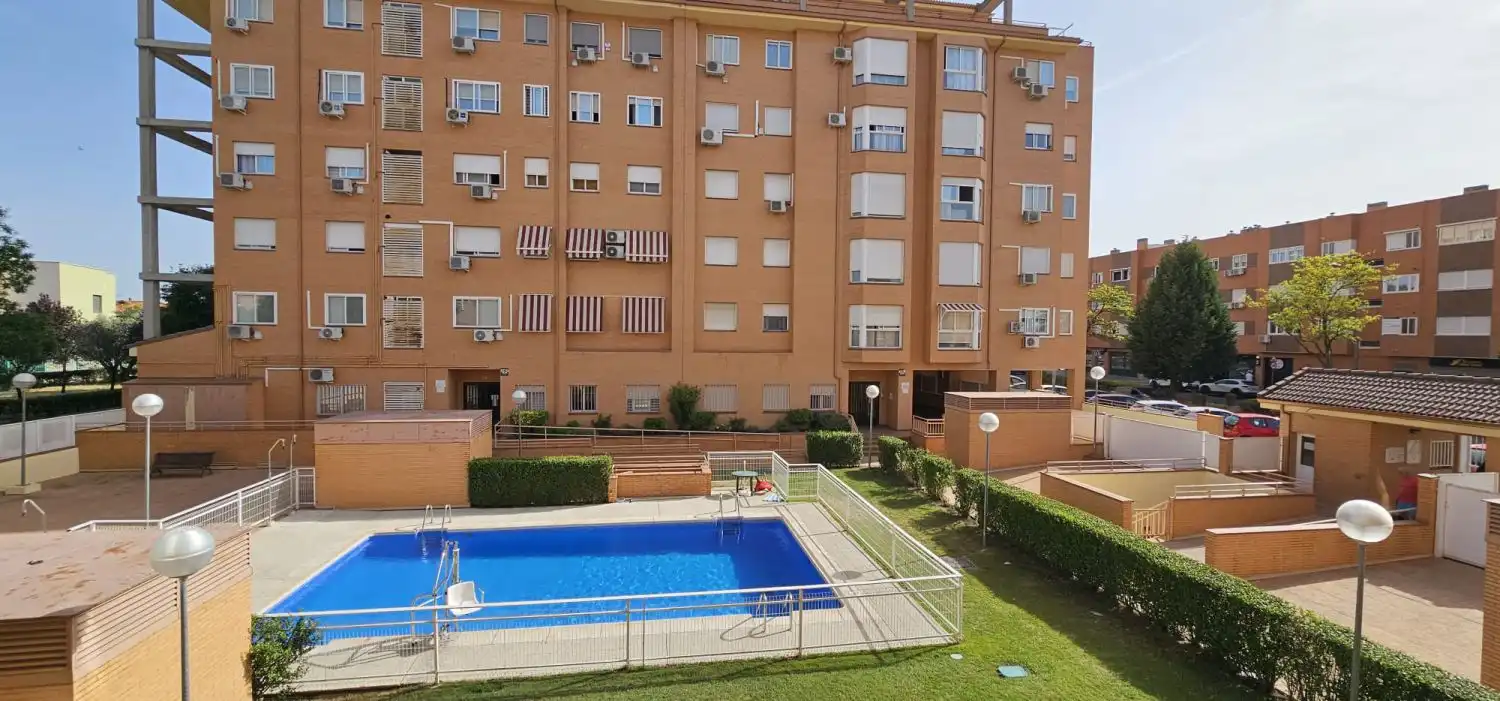 Piscina de Pis en venda en Valdemoro amb Aire condicionat, Terrassa i Traster