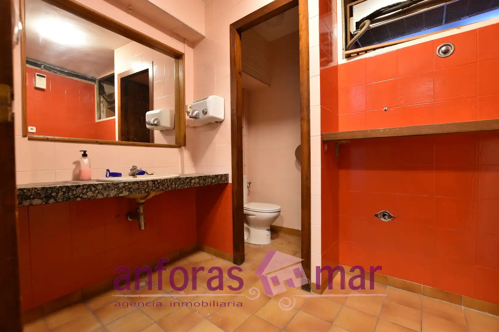 Badezimmer von Gebäude zum Verkauf in Torredembarra