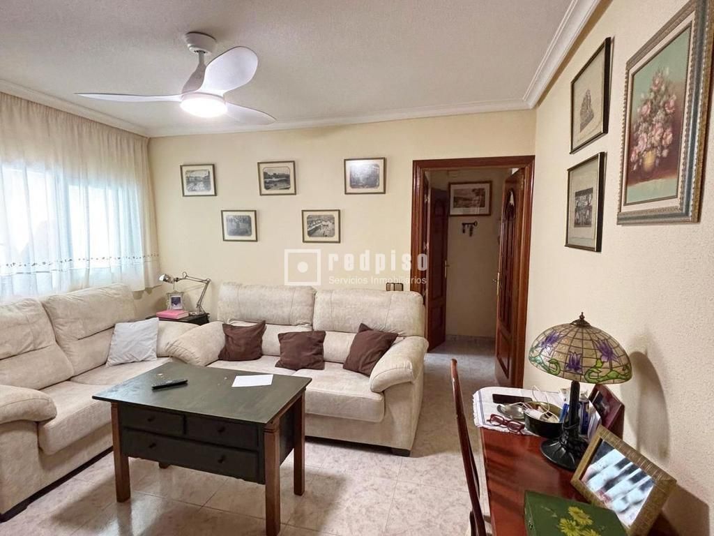 Living room of Flat for sale in  Madrid Capital  with Heating, Terrace and Furnished