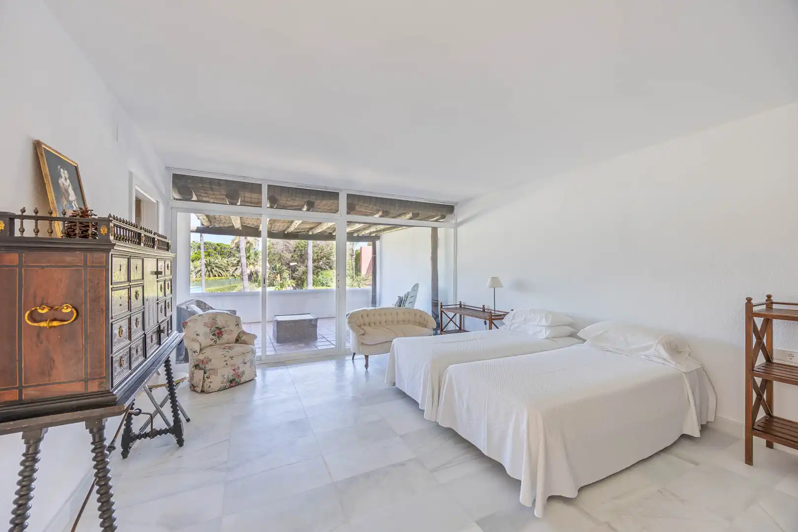 Bedroom of Detached homes for sale in Sotogrande  with Air Conditioner, Private garden and Terrace