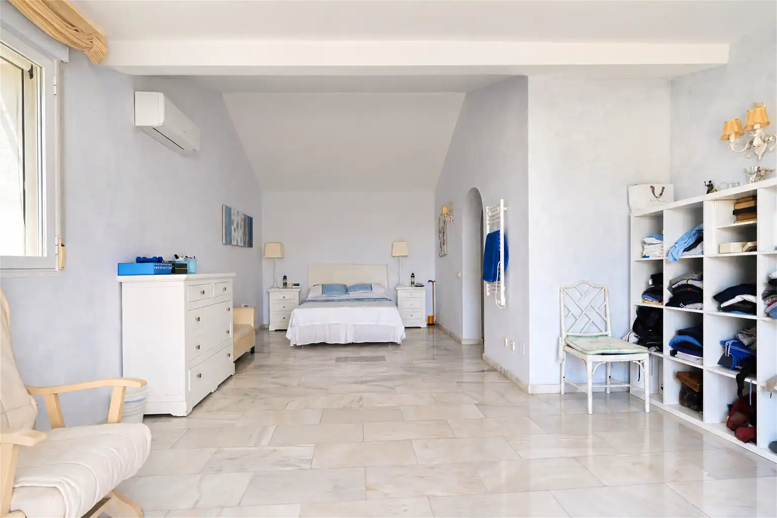 Dormitori de Casa o xalet en venda en Mijas amb Aire condicionat, Jardí privat i Terrassa
