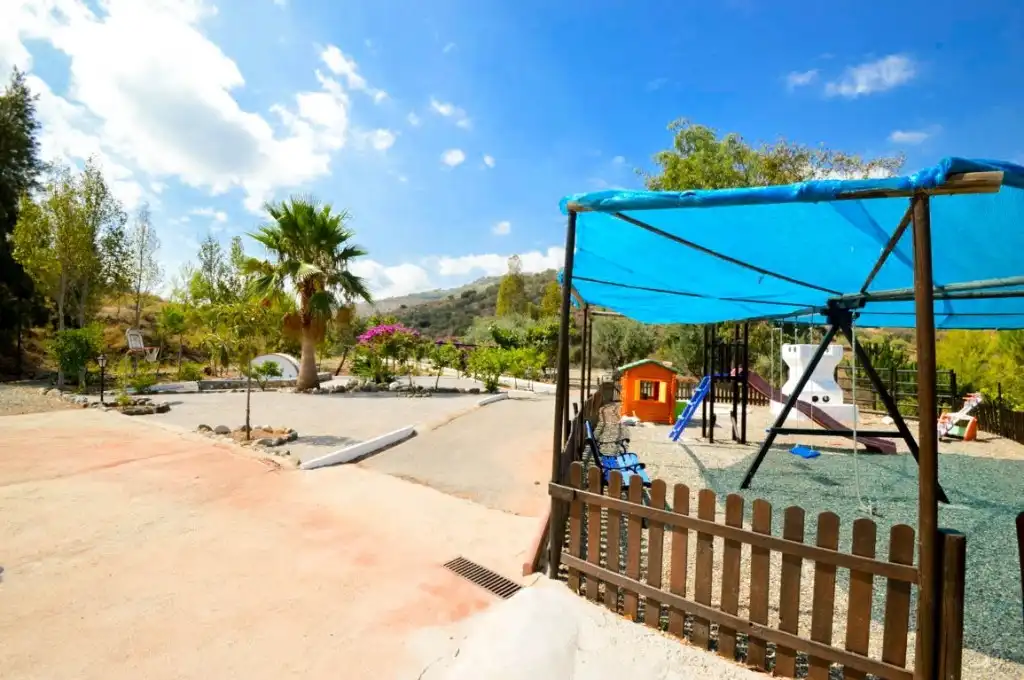 Casa rústica con piscina en venta en Guaro, imagen 26