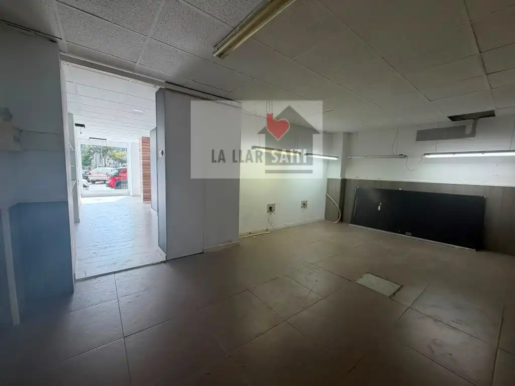 Local comercial de lloguer a Avenida Pais Valencia, imagen 2