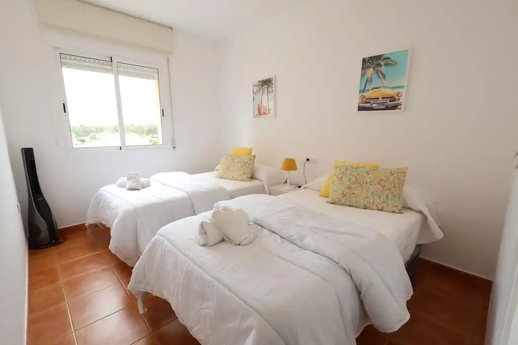 Apartamento con piscina en alquiler en Calle Teodoro llorente, imagen 9